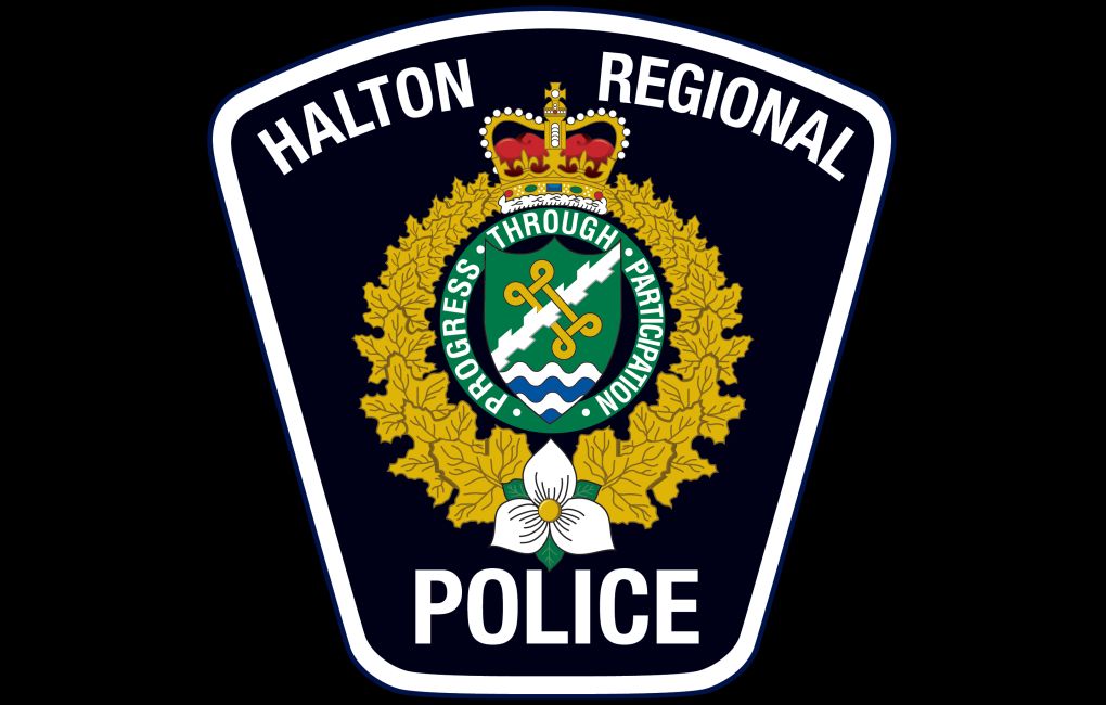 _kis_172927.jpg-halton-regional-police-service-police-officer-hami-robber-mask-5b4ba872305dd0-2002517915316849781981_172927.jpg